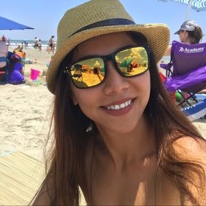 Meet your Posher, Ellica